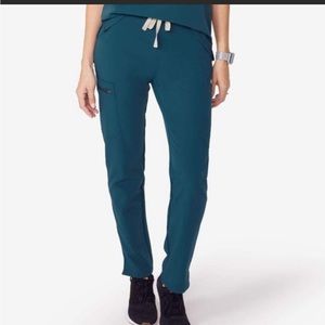 Figs Yola scrub pants Caribbean Blue. Small